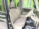 運転席まわりには十分なスペースがあり、大柄な方でもゆったり運転していただける環境です。