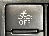【プリクラッシュセーフティ】前方の車両等を検知し、衝突しそうな時は警報で注意を促し、ブレーキを踏む力をサポート。ブレーキを踏めなかった場合は衝突被害軽減ブレーキが作動、衝突回避をサポートします。