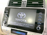 【メーカー純正ナビ】インテリアに溶け込むスタイリッシュな「専用設計」メーカーナビを装備♪視認性や操作性など基本性能にも優れ、より上質なカーライフをお楽しみいただけます。