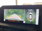 【パノラミックビューモニター】専用のカメラにより、上から見下ろしたような視点で360度クルマの周囲を確認することができます☆死角部分も確認しやすく、狭い場所での切り返しや駐車もスムーズに行えます。
