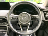 【純正革巻きステアリング】上質な革を使用することで、手にしっかり馴染みとても運転しやすいハンドルです♪