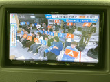 テレビ番組を画面に表示でき、停車中の休憩時間に映像を楽しめます。画面いっぱいに映像が広がり、車内で過ごすひとときに活用しやすい装備です。