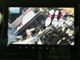 テレビ番組を画面に表示でき、停車中のひとときに映像を楽しめます。画面表示で視聴内容を確認しやすく、休憩時間などにも活用いただける装備です。