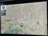 道路や周辺施設が画面に表示され、現在地を確認しながら目的地までのルートを把握できます。見やすい地図表示で、初めて訪れる場所への移動にも役立ちます。