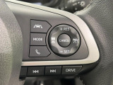 【レーダークルーズコントロール】高速道路での長距離走行が楽に!!自動で速度を保つクルーズコントロールが、衝突軽減システムと連携し、前方の車両を感知して車間を保つように速度調節してくれます!!
