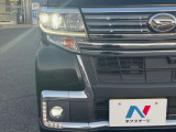【LEDヘッドライト】悪天候や夜間走行時も良好な視界を確保し安心して運転できる高輝度LEDヘッドライトを装備!点灯速度が早く、消費電力も抑えられています。