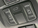 【電動サイドステップ】車高の高いお車でも、これがあれば小さいお子様の乗り降りも楽々♪スライドドアと連動して作動する為、煩わしい操作は不要です!