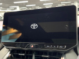 【12.3インチワイドナビ】高級感とインパクトのある大型ワイドナビを装備。各種オーディオ操作はもちろん、横長ワイド画面でのマップ2分割表示など、利便性も高いナビです♪