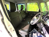 運転席シート廻りは使用感も少なく、良好な状態となっています。丁寧に使われていたことがよくわかりますね。