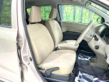 運転席まわりには十分なスペースがあり、大柄な方でもゆったり運転していただける環境です。