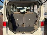 普段のお買い物や通勤、送迎等に十分な荷室スペースを確保しております。セカンドシートを倒すと、大きな荷物の積載も可能です♪