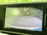 後方の様子をモニターで確認でき、駐車時に車両後部の位置を把握する際に便利です。目視とあわせて周囲を確かめることで、日々の駐車をサポートします。