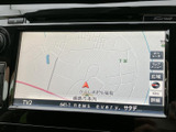現在地周辺の道路や施設を画面で確認でき、目的地へのルート設定にも活用できます。地図表示を頼りに、初めて訪れる場所への道順も把握しやすく、毎日のお出かけをサポートします。