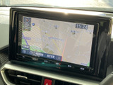 周辺の道路や施設を画面で確認でき、目的地までのルート設定にも役立つナビゲーションです。表示が見やすく、初めての場所へ向かう際も道順を把握しやすいのが便利です。