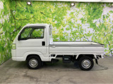 キャビンから荷台まで水平に伸びるラインが洗練された印象。荷台の広さが伝わるすっきりとした横姿で、さまざまな用途に活躍してくれそうです。
