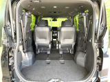 【パワーバックドア】スマートキーや運転席のボタンを押すだけでリアゲートが自動で開閉します!荷物を持っている時や、高い位置にあるバックドアを閉める際に便利な機能です♪