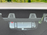 【スズキ セーフティサポート】走行中に前方の車両等を認識し、衝突しそうな時は警報とブレーキで衝突回避と被害軽減をアシスト。より安全にドライブをお楽しみいただけます。