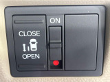 【パワースライドドア】スマートキーや運転席のスイッチでスライドドアの開閉が可能♪電動だから力を入れてドアを開ける必要が無く、小さいお子様でも、重い荷物を持っている時もラクに開け閉めできます♪