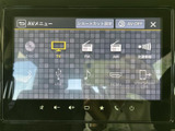 AVメニューには複数の音源や接続項目がアイコンで並び、選択肢を画面で見比べやすい構成です。使いたい機能を探しやすく、日常の移動時間を快適に過ごせます。