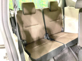 3列目シートはもちろん状態良好☆大人でもゆったりと座って頂けますので、大人数でのお出かけもラクラクです♪ご家族で、気の知れた仲間で、ドライブに行くのが楽しみですね♪