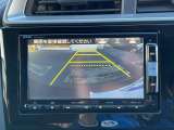 【バックカメラ】駐車時に後方がリアルタイム映像で確認できます。大型商業施設や立体駐車場での駐車時や、夜間のバック時に大活躍!運転スキルに関わらず、今や必須となった装備のひとつです!