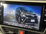 【大画面ナビ】人気の大型10インチナビを装備。存在感のある大画面はインパクト大!ナビ利用時のマップ表示は見やすく、テレビやDVDは臨場感がアップ!いつものドライブがグッと楽しくなります♪