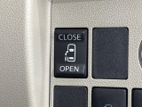 【パワースライドドア】スマートキーや運転席のスイッチでスライドドアの開閉が可能♪電動だから力を入れてドアを開ける必要が無く、小さいお子様でも、重い荷物を持っている時もラクに開け閉めできます♪