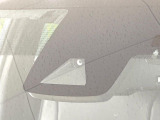 【トヨタセーフティセンス】走行中に前方の車両等を認識し、衝突しそうな時は警報とブレーキで衝突回避と被害軽減をアシスト。より安全にドライブをお楽しみいただけます。