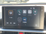 テレビや電話、スマートフォン連携、設定などの項目が画面に並び、用途に応じて選びやすい構成です。車内で使う機能をまとめて確認できて便利です。