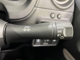 【オートライト】周りの明るさに応じて自動でヘッドライトの点灯・消灯ができる機能です!ライトの付け忘れ・消し忘れなどが無くなり、雨の日や夕方の走行も安心!トンネル通過時も便利ですね♪