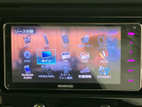 地デジやFM・AM、USB、Bluetoothなど複数の音源が画面に並び、聴きたいソースを選びやすい構成です。いつもの音楽やラジオなど、気分や同乗者に合わせた楽しみ方が広がります。