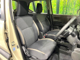運転席シート廻りは使用感も少なく、良好な状態となっています。丁寧に使われていたことがよくわかりますね。後部座席も気になるようなキズ・汚れやへたり等、大きなダメージはなく、良好な状態です。