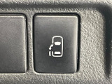 【パワースライドドア】スマートキーや運転席のスイッチでスライドドアの開閉が可能♪電動だから力を入れてドアを開ける必要が無く、小さいお子様でも、重い荷物を持っている時もラクに開け閉めできます♪