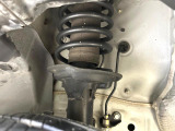 お車を安心してお乗りいただく為には、足回りの定期点検が欠かせません。サービスサポート(有償保証)では無料点検もご提供しており、安心のカーライフをお過ごしいただけるサポート体制が整っています。