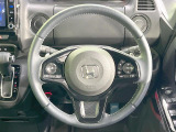 【純正革巻きステアリング】上質な革を使用することで、手にしっかり馴染みとても運転しやすいハンドルです♪