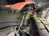 お車を安心してお乗りいただく為には、足回りの定期点検が欠かせません。サービスサポート(有償保証)では無料点検もご提供しており、安心のカーライフをお過ごしいただけるサポート体制が整っています。