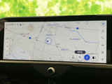 地図上に現在地や道路、周辺施設が表示され、行き先までのルート確認に役立ちます。画面内の案内が見やすく、初めての場所へ向かう際にも便利です。