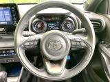 【純正革巻きステアリング】上質な革を使用することで、手にしっかり馴染みとても運転しやすいハンドルです♪