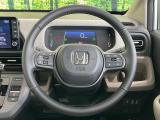 【純正革巻きステアリング】上質な革を使用することで、手にしっかり馴染みとても運転しやすいハンドルです♪