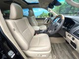 運転席シート廻りは使用感も少なく、良好な状態となっています。丁寧に使われていたことがよくわかりますね。