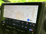 大きな画面に地図や空調の情報がまとまり、必要な内容を見つけやすい表示です。タッチ操作で目的地設定などを行え、日々のお出かけを便利にサポートします。