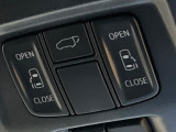 【両側パワースライドドア】スマートキーや運転席のスイッチで後席両側スライドドアの開閉が可能♪電動だから力を入れてドアを開ける必要が無く、小さなお子様でも簡単に開け閉めでき快適です♪