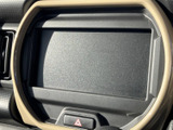 画面を確認しやすい位置に配置され、運転中も視線の移動を抑えやすいレイアウトです。表示部分がすっきりまとまり、目的地の確認やドライブの計画に活用できます。