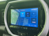 ラジオやテレビ、Bluetooth Audioなどの項目が画面に並び、使いたい機能を選びやすい構成です。音楽や交通情報など、移動中の用途に合わせて活用できます。