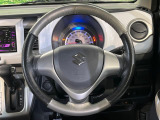 インテリアに合わせたデザインのステアリングは、運転される方のことも考え、運転しやすい形状、大きさです。是非一度、実際に触ってお確かめください。