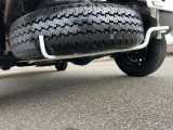 荷台の下にスペアタイヤがついています