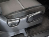 ◆シートハイトアジャスター◆運転席を上下に高さ調節ができます!運転ポジションを体格に合わせてシート調整できます。
