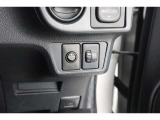 各スイッチ類が使いやすい位置にレイアウトされています。便利な機能をご利用ください。