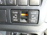 【電動スライドドアボタン】 車内からも開閉可能なスライドドアスイッチが付いています☆ (^_-)-☆ お荷物を抱えてドアが開けられないなんて事もありますよね!そんなお連れ様にも喜ばれる♪親切な機能です