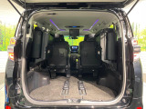 普段のお買い物や通勤、送迎等に十分な荷室スペースを確保しております。セカンドシートを倒すと、大きな荷物の積載も可能です♪